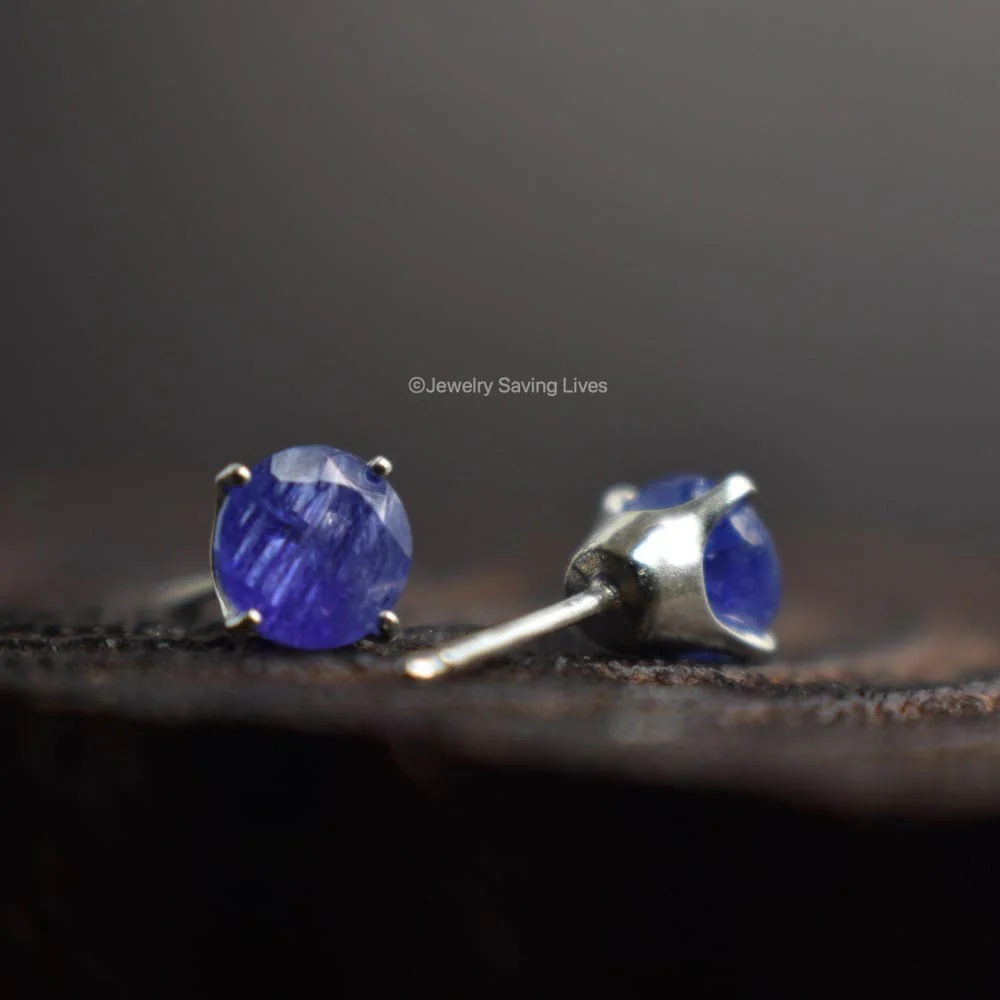 AA Natural Tanzanite Stud Earrings - Image 4