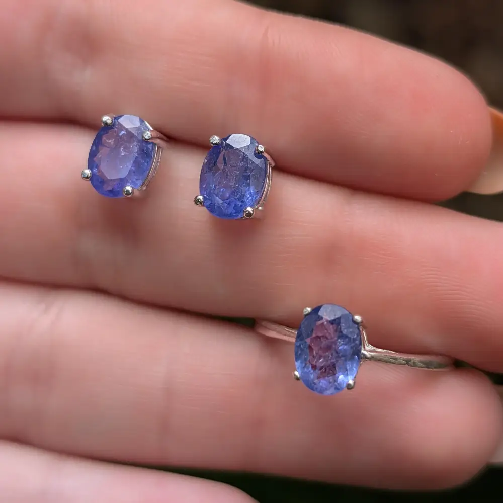 AAA Natural Tanzanite Oval Stud Earrings - Image 8