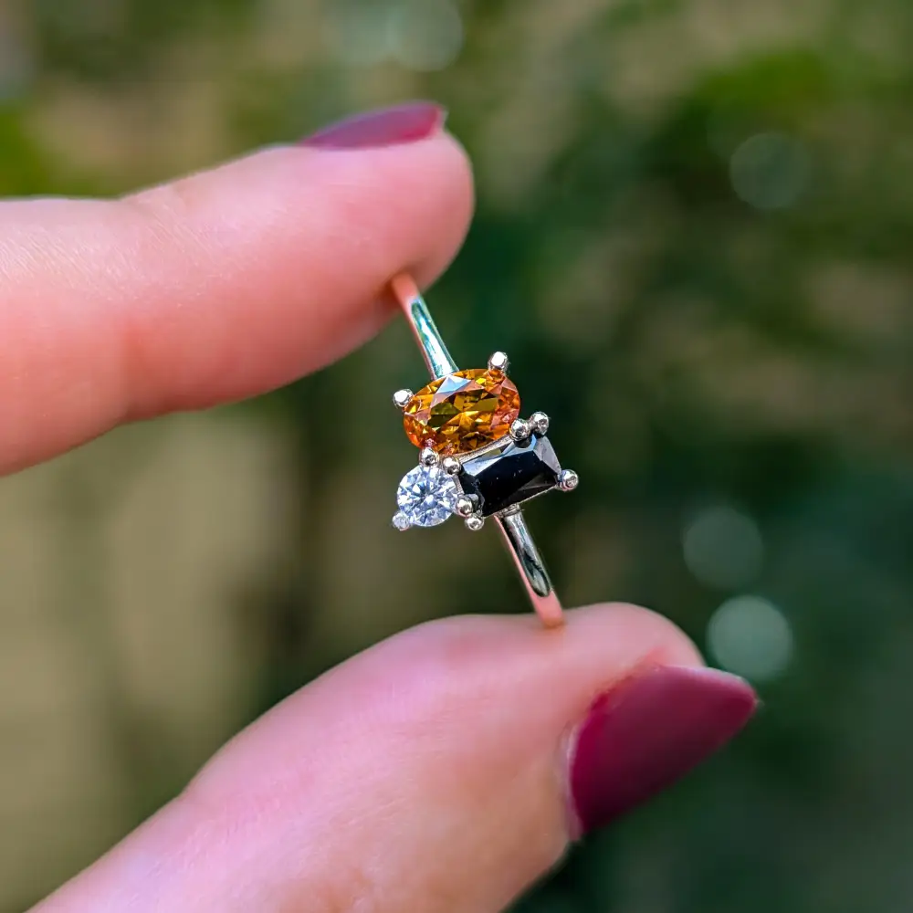 Halloween 3 Stone Cluster Ring - Image 4