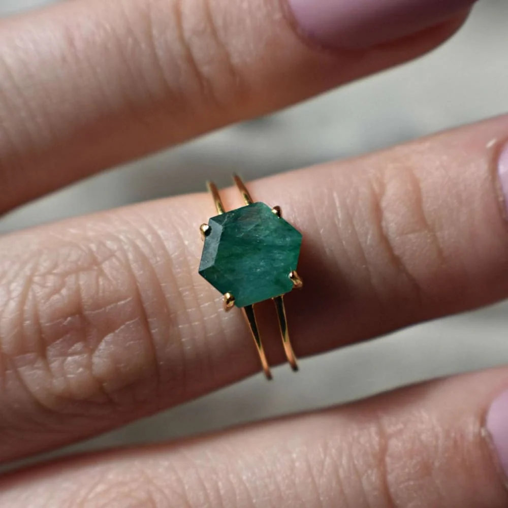 Hexagon Emerald Ring - Image 6