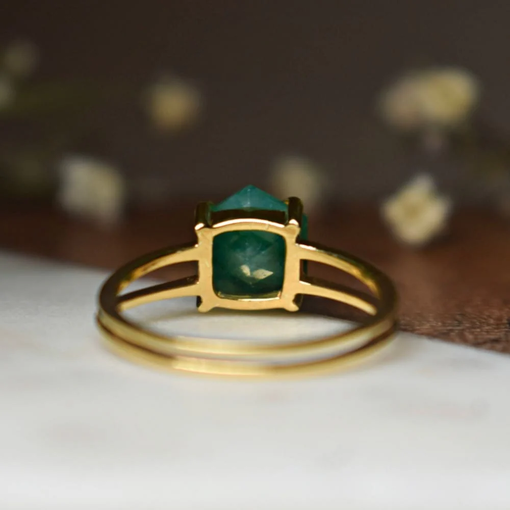 Hexagon Emerald Ring - Image 7
