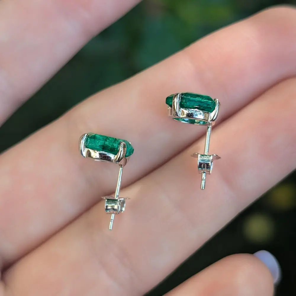 Hexagon Emerald Stud Earrings - Image 8