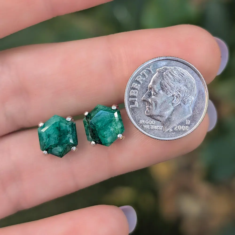 Hexagon Emerald Stud Earrings - Image 9