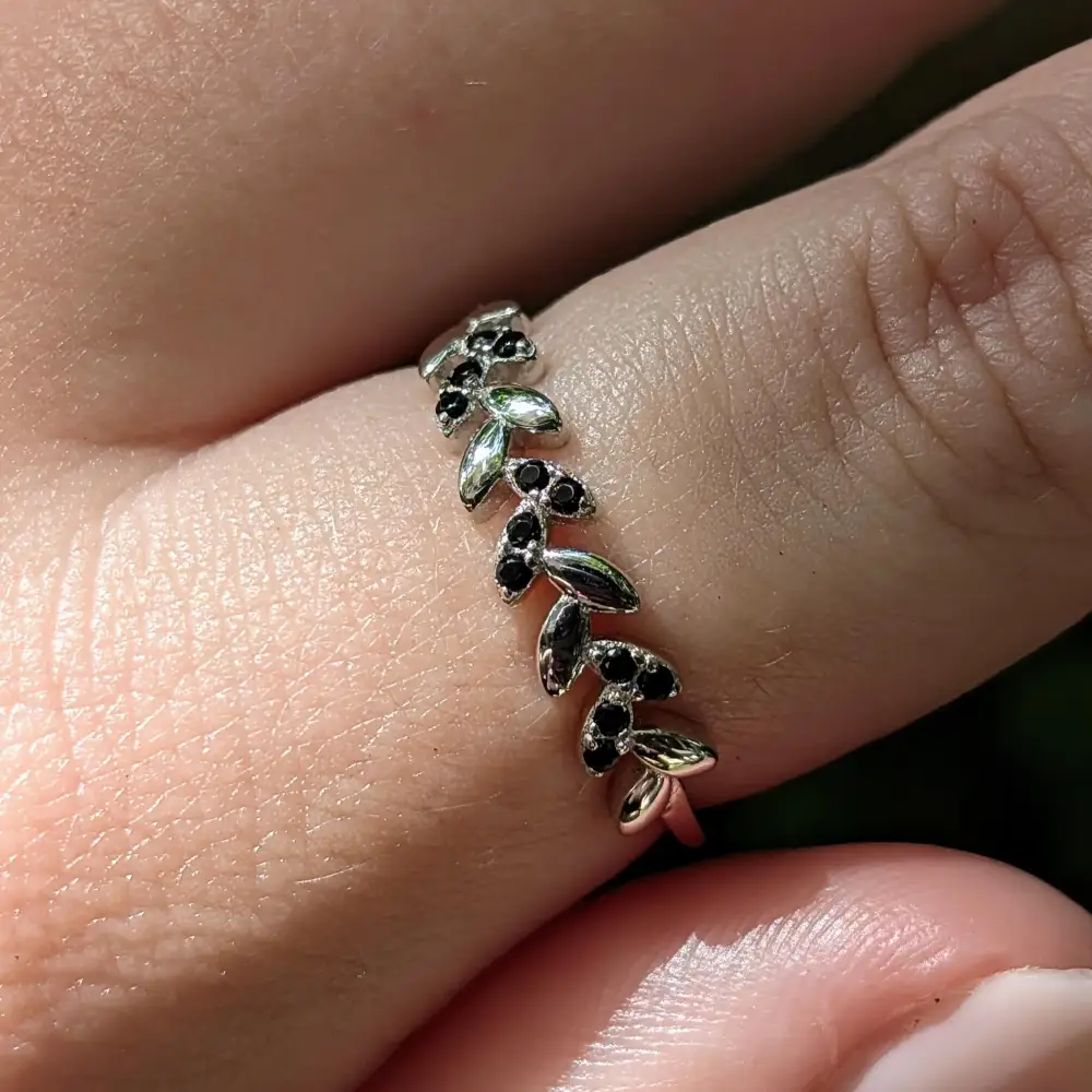 Onyx Laurel Leaf Half Eternity Band - Image 6