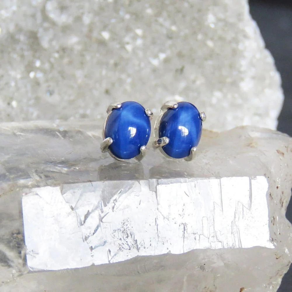 Oval Star Sapphire Stud Earrings - Image 5