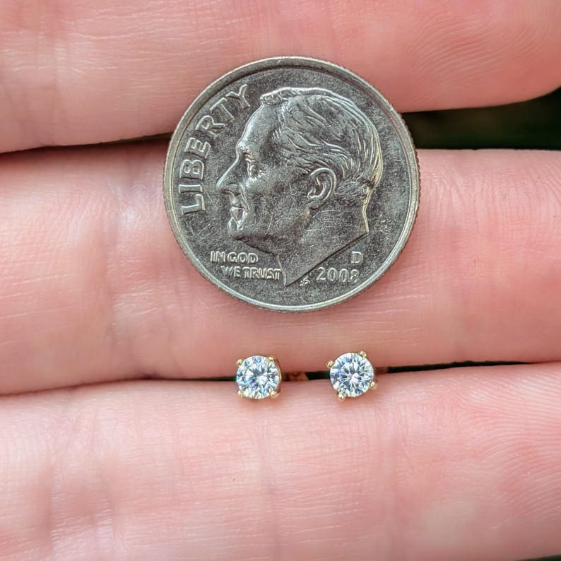 Round Lab Diamond Earrings - Image 11