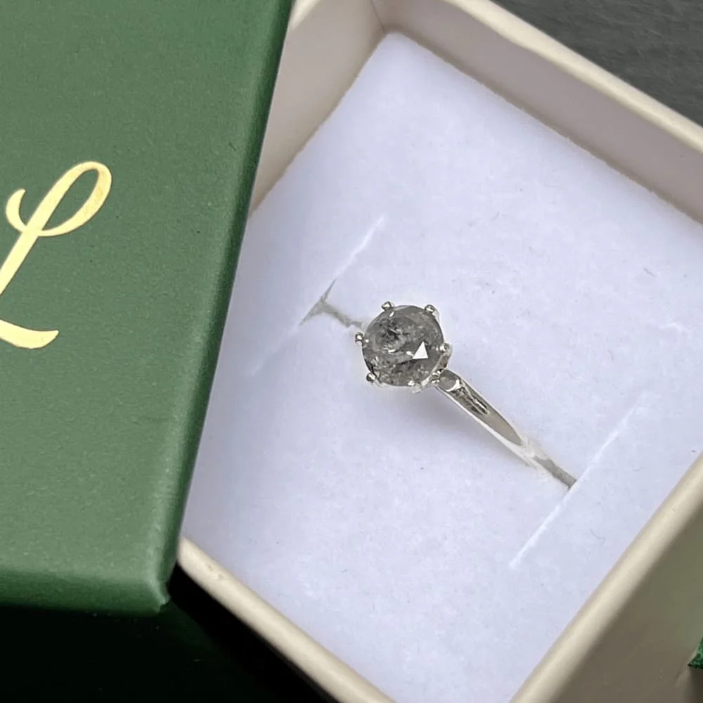 Round Salt and Pepper Diamond (DR5002) - Image 4