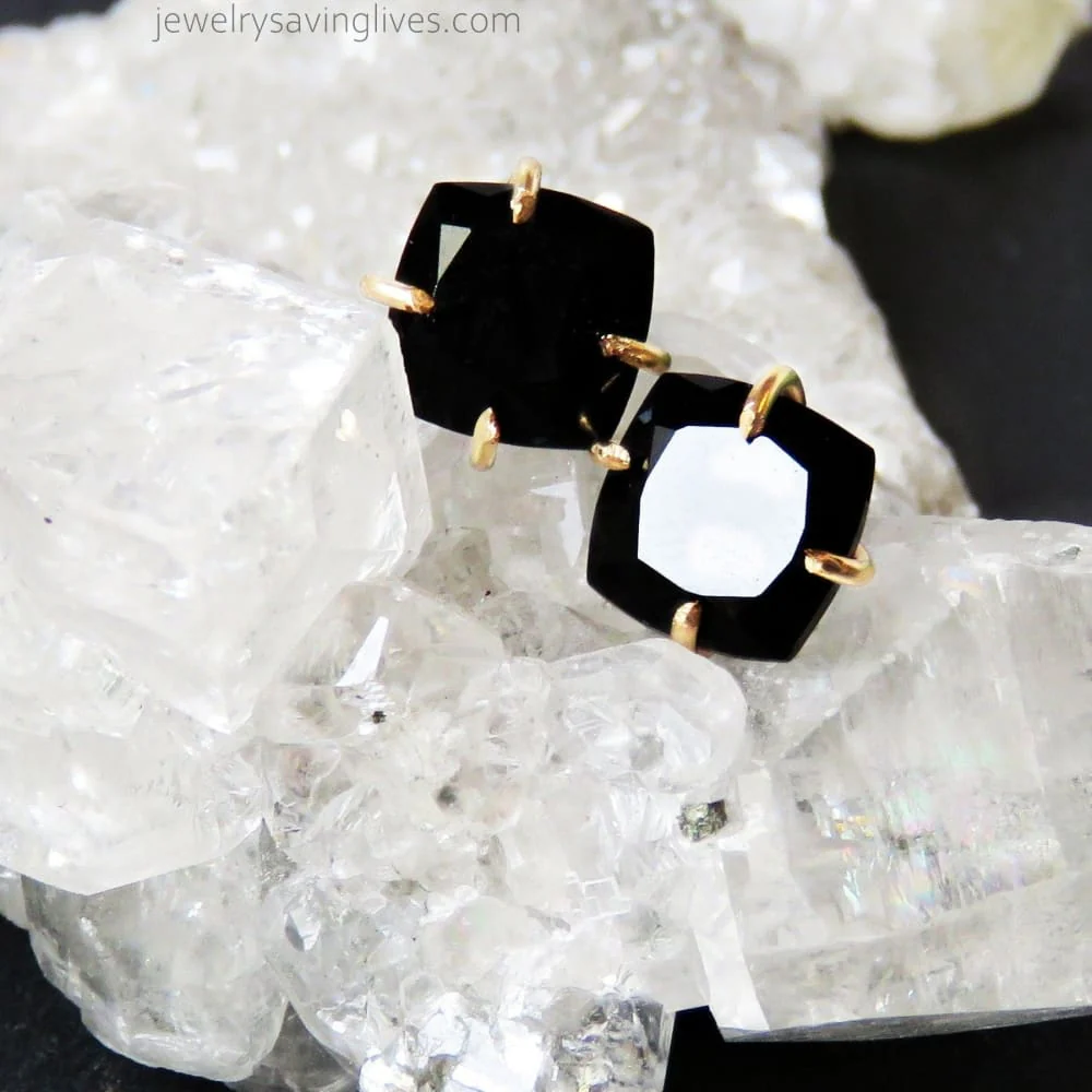 Square Onyx Stud Earrings - Image 4