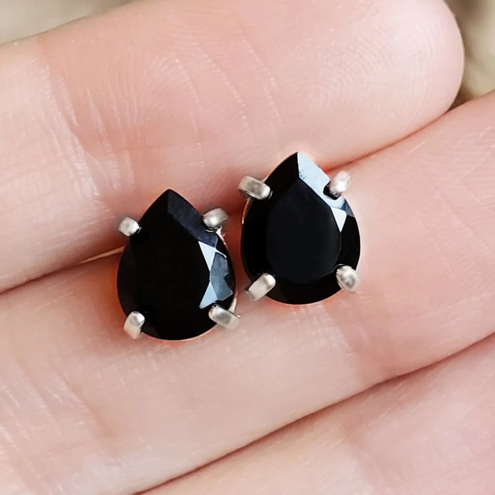 Teardrop Onyx Stud Earrings - Image 5