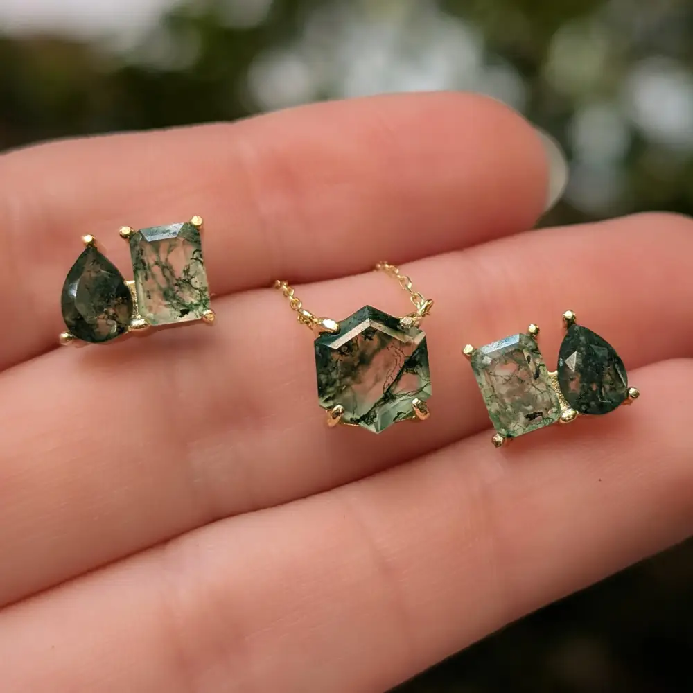 The Ashlynn- Hexagon Natural Moss Agate Necklace - Image 4