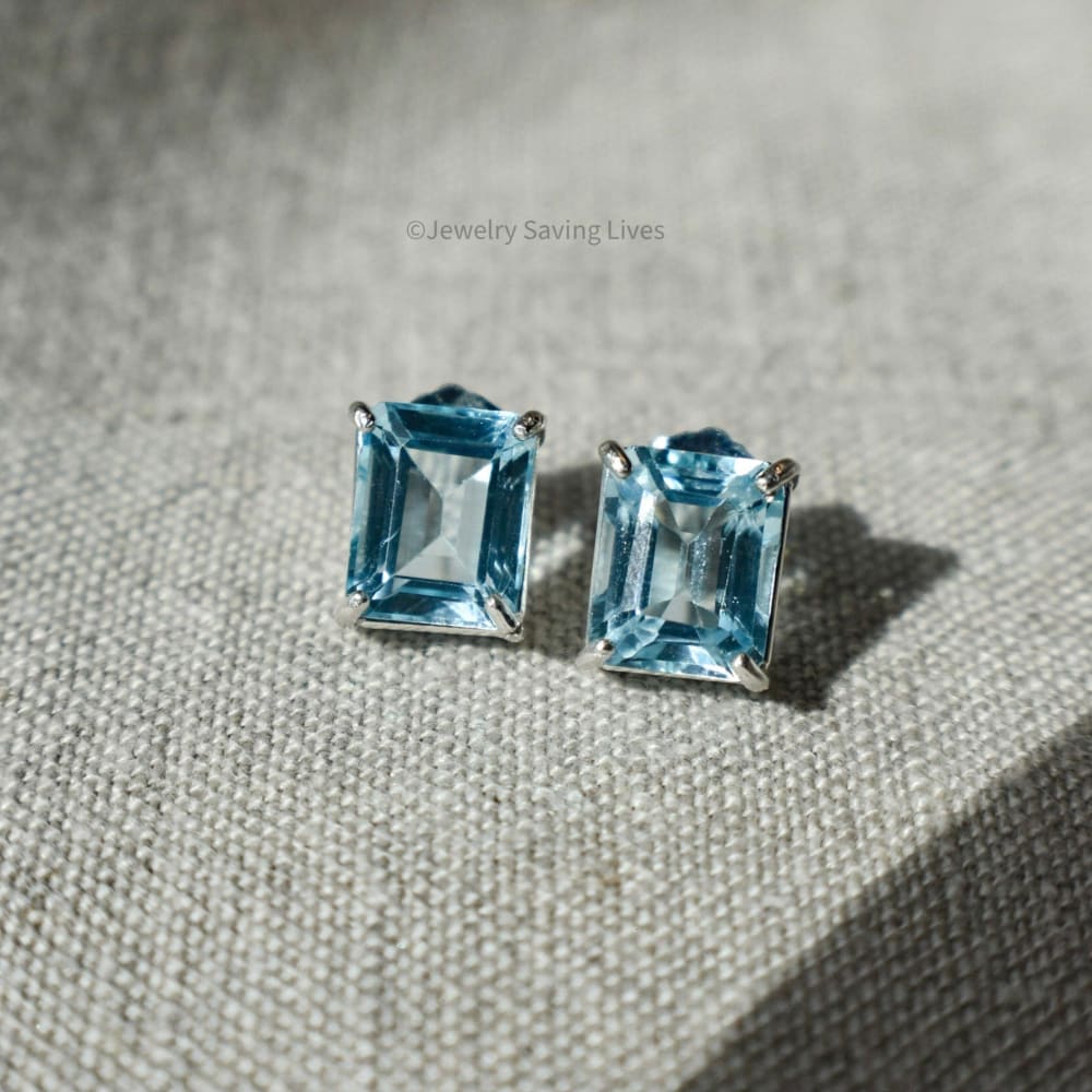 The Audie - Natural Aquamarine Stud Earrings - Image 4