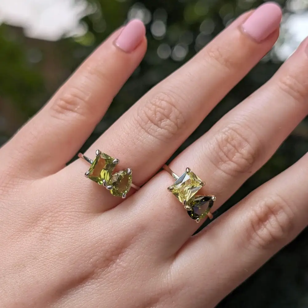 The Aurora - Toi et Moi Peridot Ring - Image 4