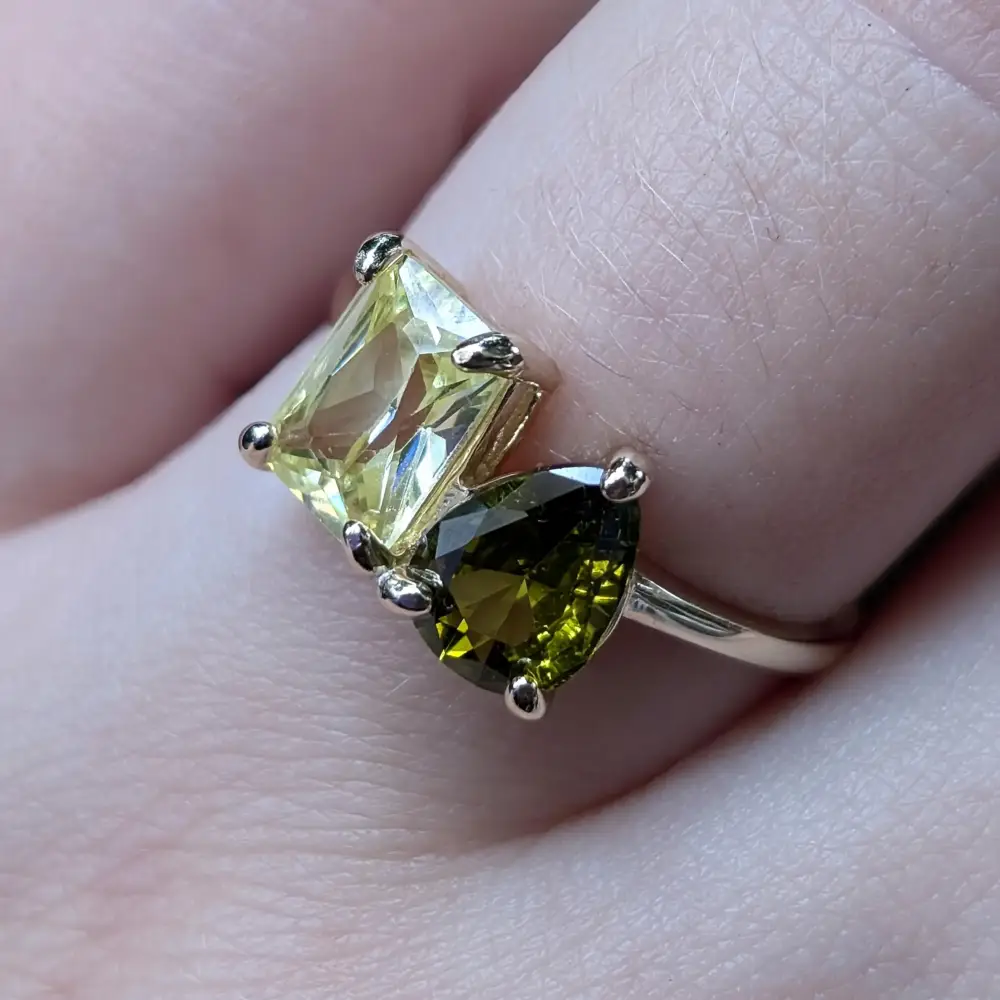 The Aurora - Toi et Moi Peridot Ring - Image 6