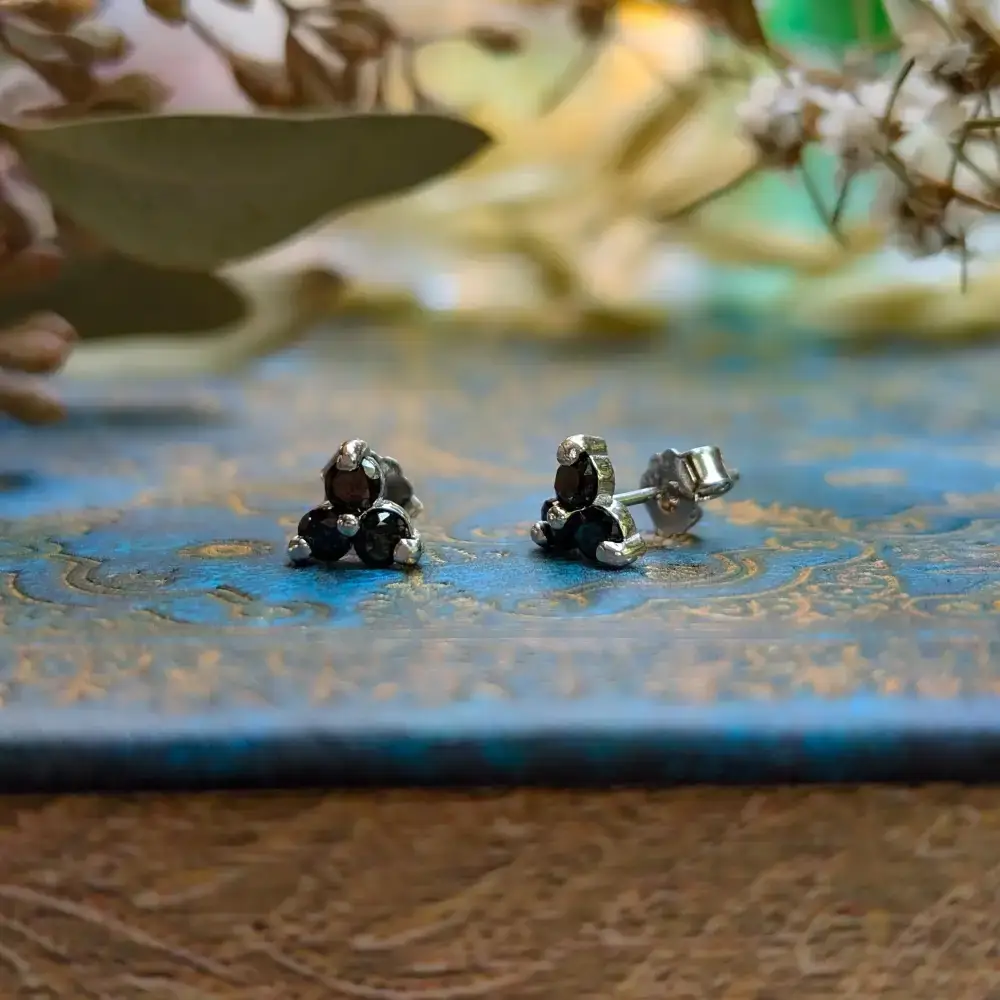 Tri-Cluster Onyx Stud Earrings - Image 7